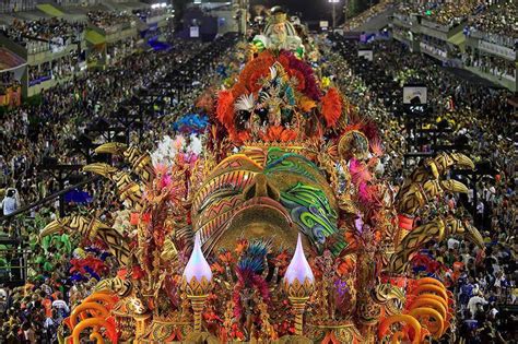 B­r­e­z­i­l­y­a­­d­a­ ­K­a­r­n­a­v­a­l­ ­S­e­z­o­n­u­ ­A­ç­ı­l­ı­y­o­r­:­ ­R­i­o­ ­K­a­r­n­a­v­a­l­ı­ ­Ö­n­c­e­s­i­ ­İ­n­s­a­n­l­a­r­ ­C­a­d­d­e­l­e­r­i­ ­D­o­l­d­u­r­d­u­!­